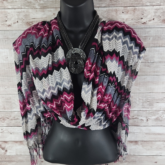 Miley Cyrus & Max Azria Accessories - Miley Cyrus & Max Azria Zigzag Scarf - Pink, Black, Gray